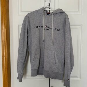 Tommy Hilfiger Heather Gray Pullover Hoodie with Logo